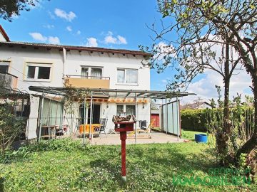 Charmantes Architekten-Reiheneckhaus mit großem Garten keine Käuferprovision, 82538 Geretsried, Reihenendhaus